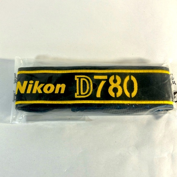 Nikon D780 Camera Strap - Picture 1 of 5